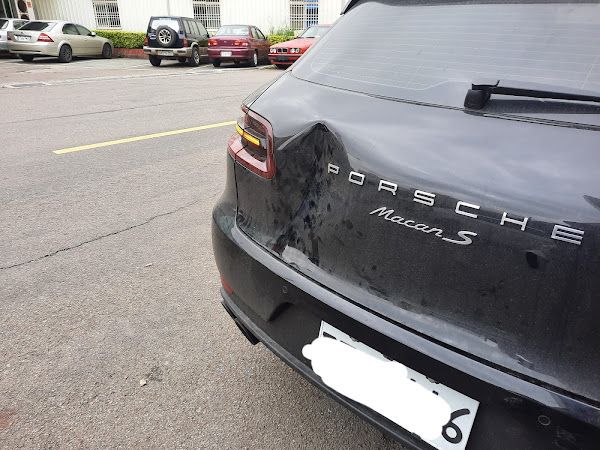 保時捷後蓋修復